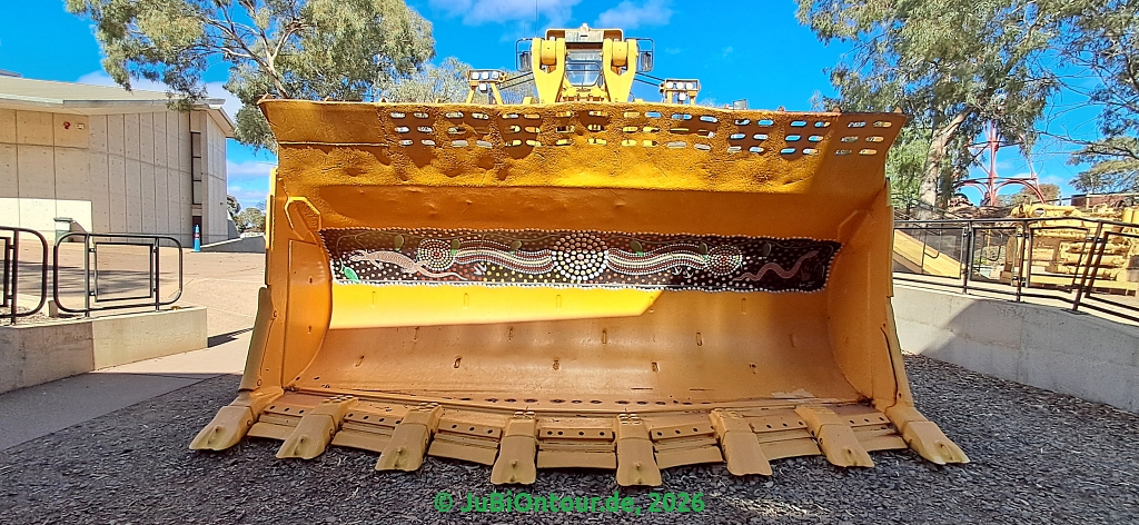 20260507_21loader.jpg